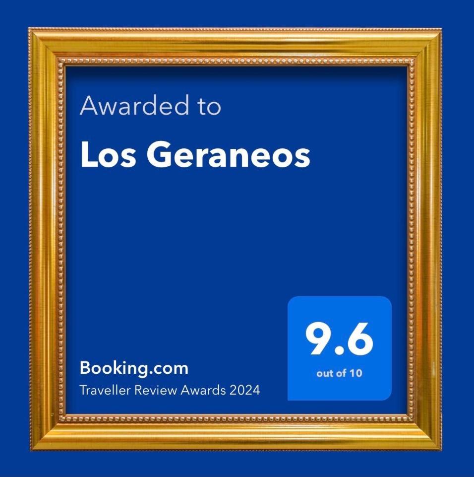Los Geraneos Águilas Exterior photo